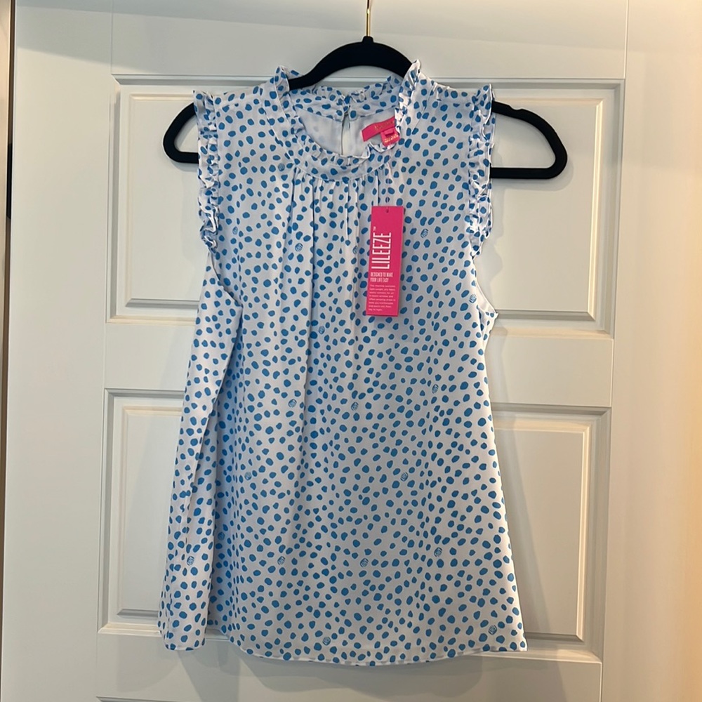 Lilly Pulitzer Cambria Top
Zanzibar Blue
Size Small